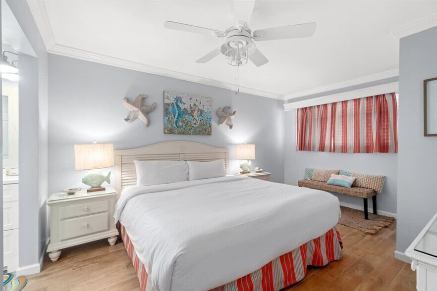 Building Photo - 8743 Thomas Dr