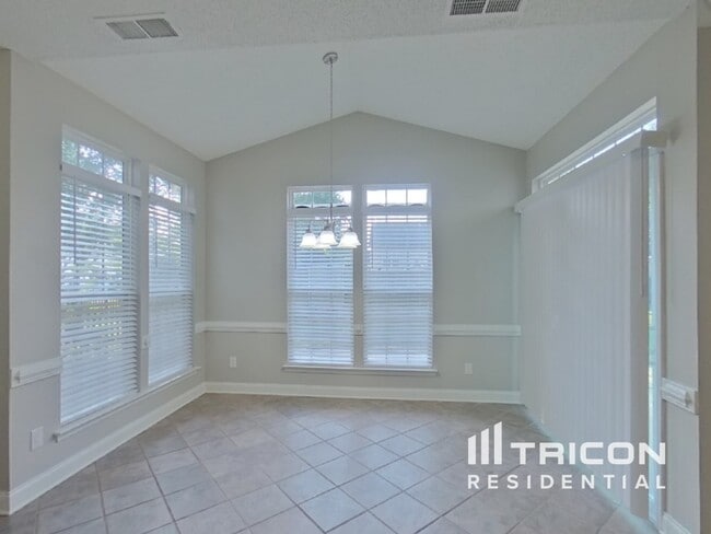 Building Photo - 3050 Wyntree Ct