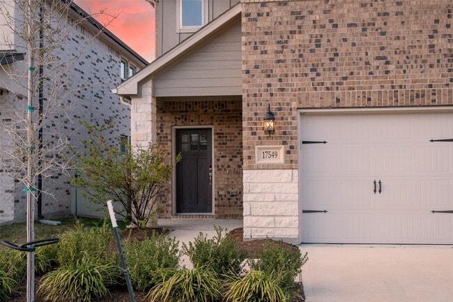 Building Photo - 17549 Rosette Grass Dr