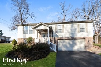 Building Photo - 1203 Del Haven Dr