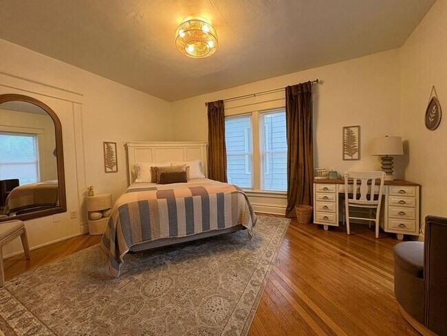 Building Photo - $5,400 | 7 Bedroom, 5 Bathroom Single Family Home | No Pets* | Available for August 1st, 2027 Mov...