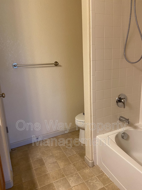 Building Photo - 6607 W 3rd St