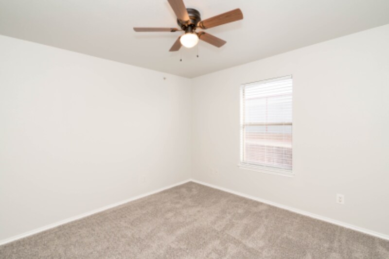 Building Photo - 10806 Mathom Landing