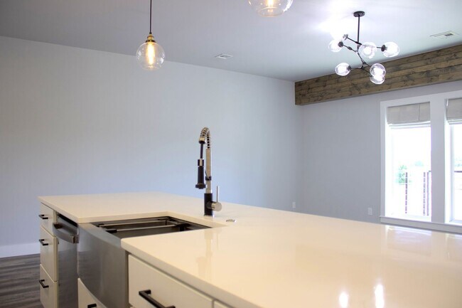 Building Photo - Modern 1-Bedroom Oasis in Bentonville with...