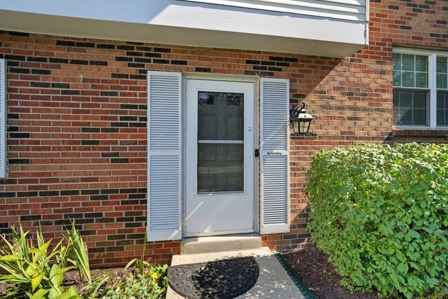 Building Photo - Three Bedroom Condo in West Chester!