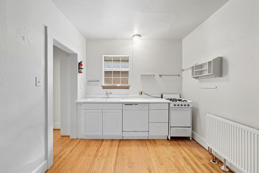 Building Photo - Charming 1-Bedroom Apartment in Desirable ...