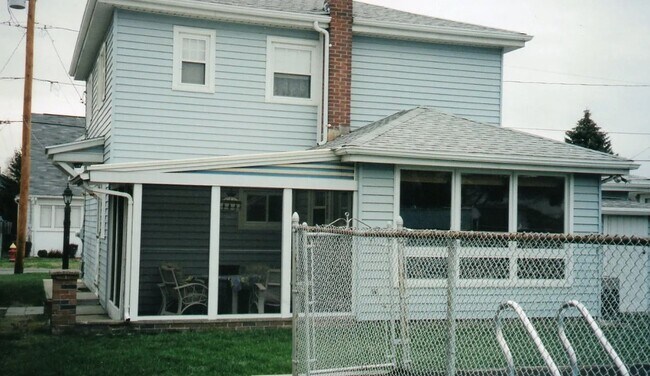 Building Photo - Single Family Lovely Home