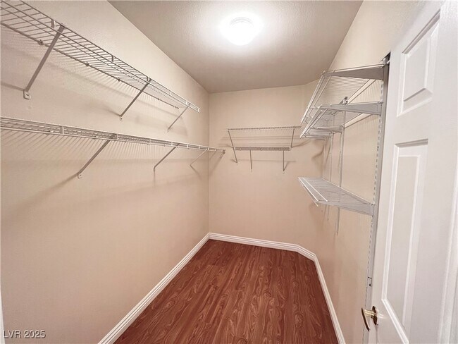 Building Photo - 258 Whitewater Village Ct