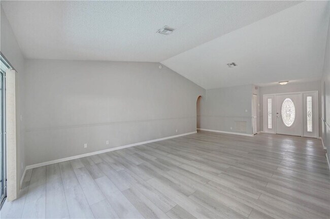 Building Photo - 7743 W Country Club Blvd