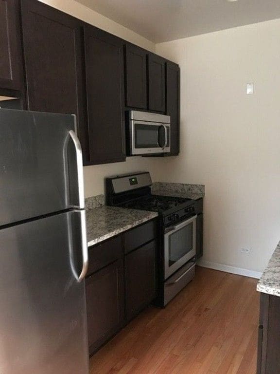 Building Photo - 3104 W Ainslie St