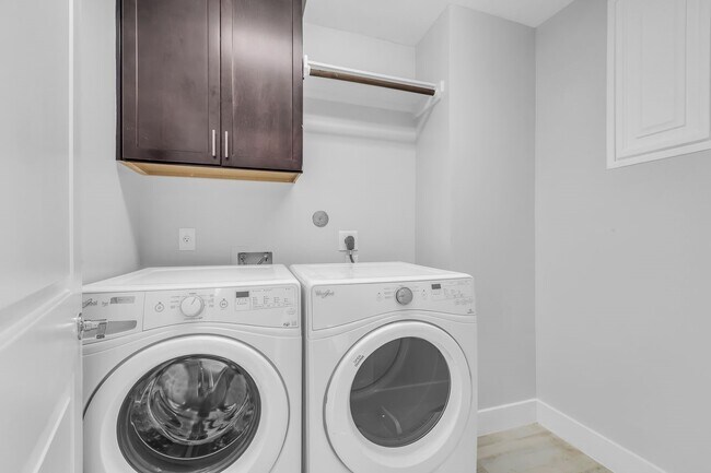 Building Photo - 1724 Ovid St