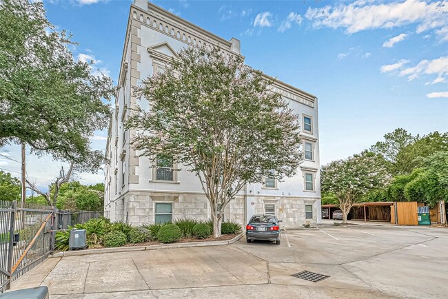 Building Photo - 3501 Chenevert St