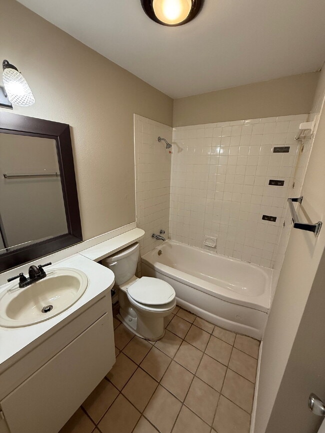 Building Photo - This beautifully updated home is ready for you! Recently freshly painted with new flooring, it of...