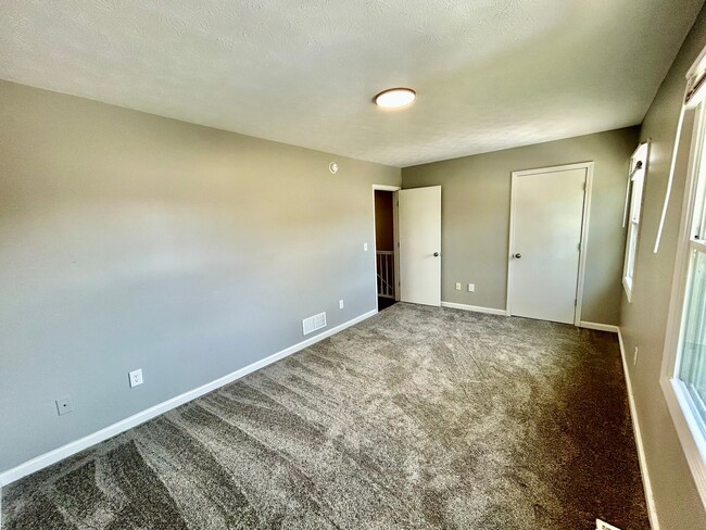 Building Photo - Modern 3BR Apartment in Richmond