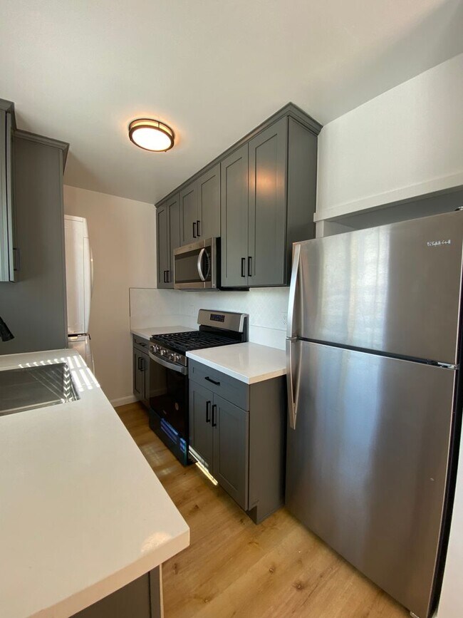 Interior Photo - 6556 Lamirada Ave