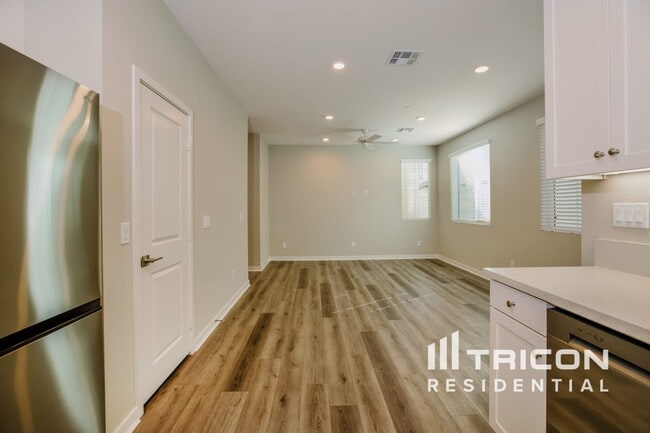 Building Photo - 31714 Luther Dr