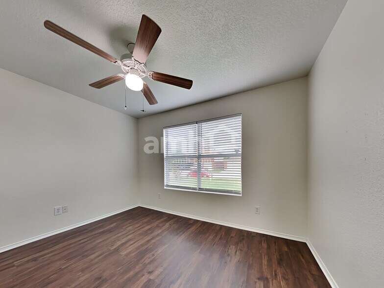 Building Photo - 8528 Hawkview Dr