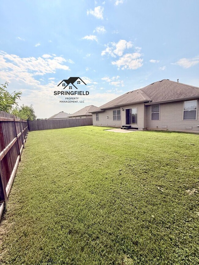 Building Photo - Bent Tree Subdivision - 4 Bedrooms w/ 3 Car Garage