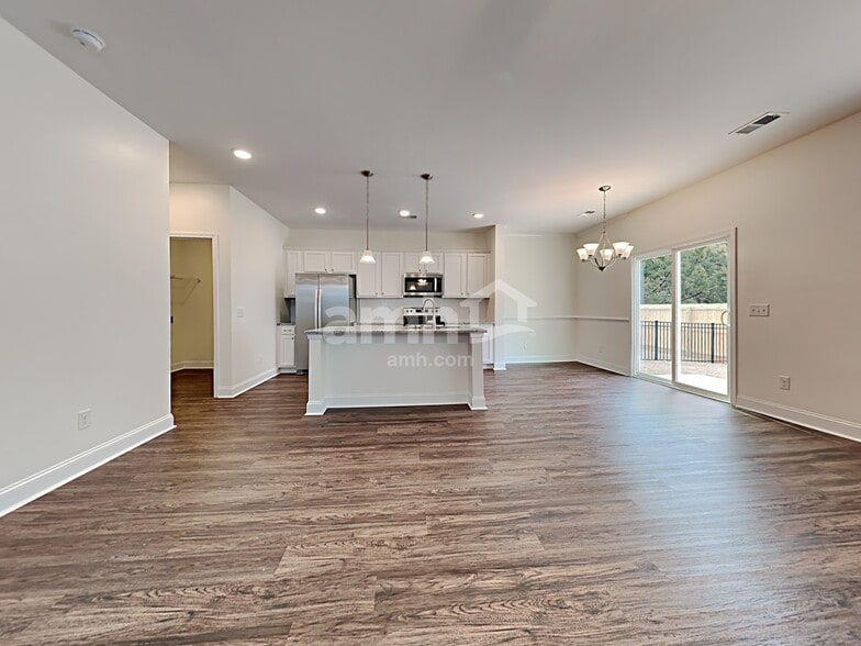 Building Photo - 1832 Produce Ln