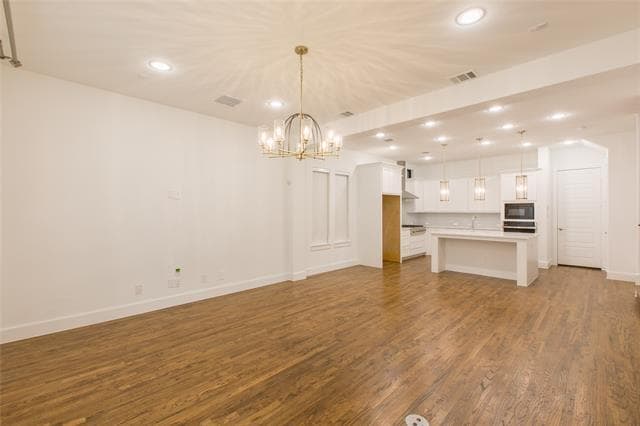 Building Photo - 6105 Echelon Way