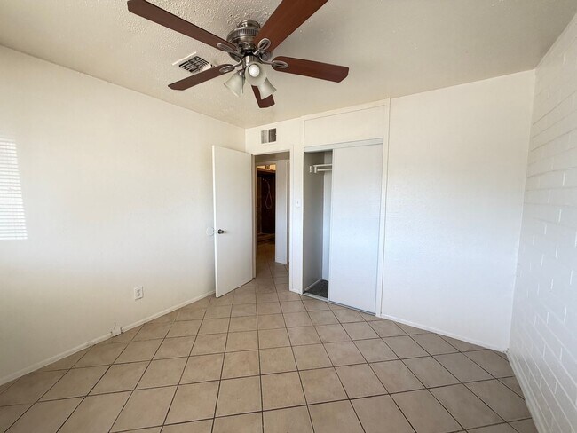 Building Photo - 3 Bedroom Gem with large bonus room and RV gate! No HOA