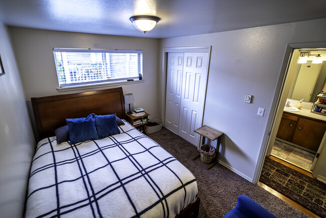 5-foot closet in bedroom 2 - 729 Pecks Dr