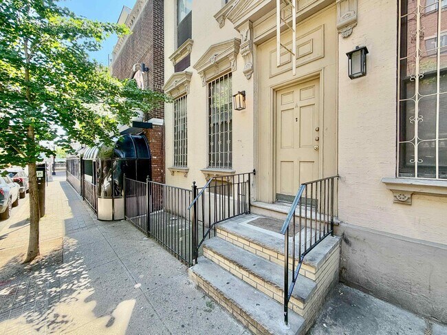 Building Photo - 41 1st St