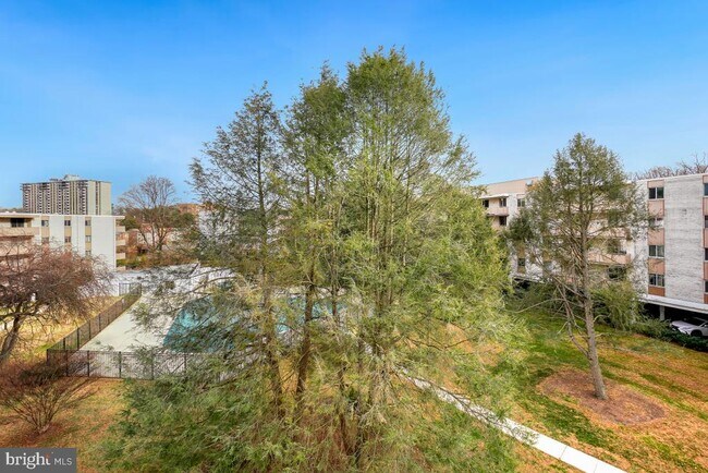 Building Photo - 7505 Democracy Blvd