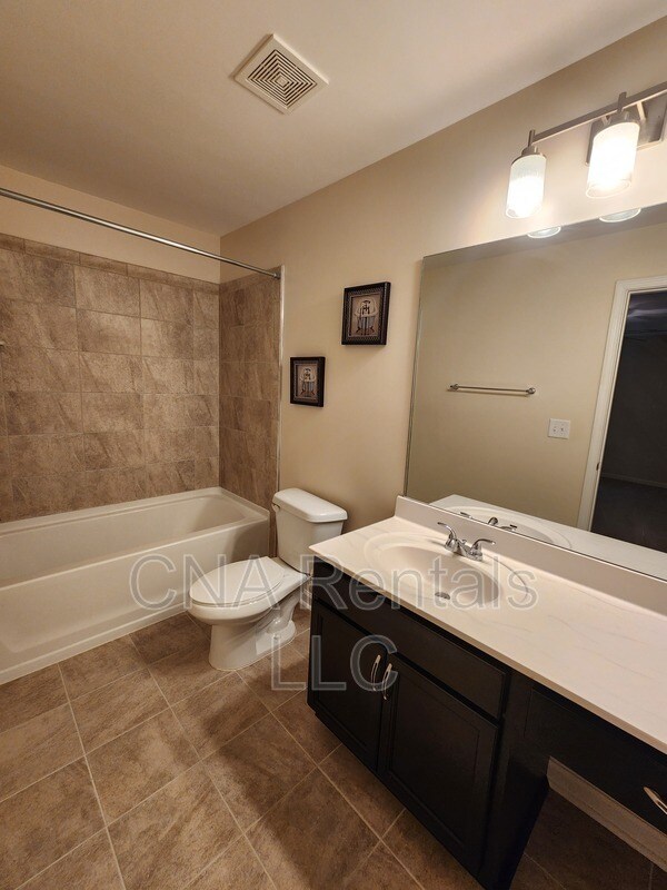 Building Photo - 807 Country Park Dr