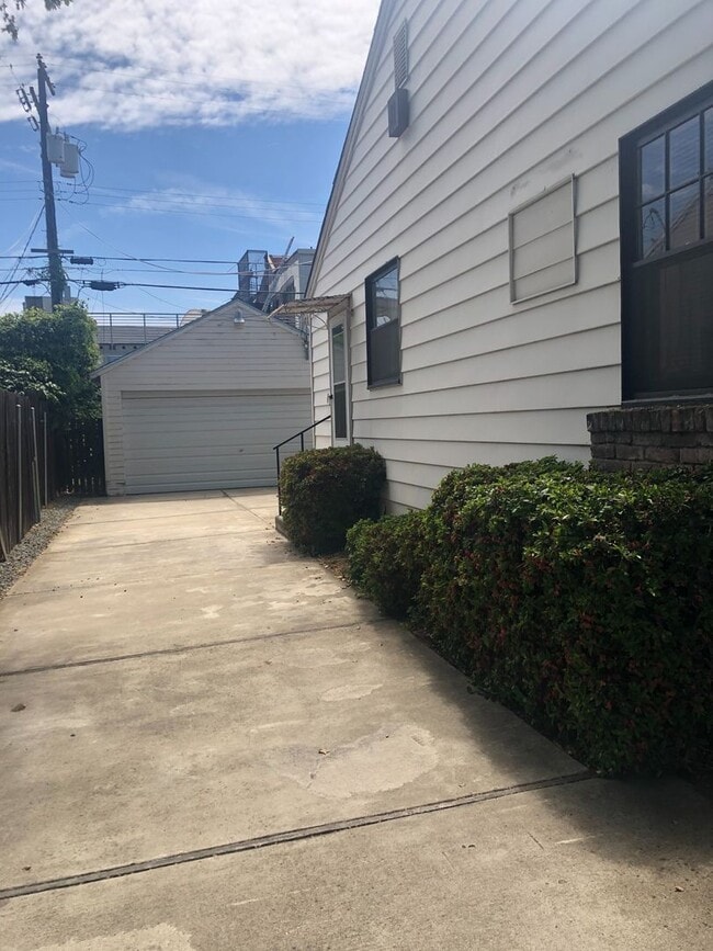 Building Photo - Cute Sacramento Home - Photos Coming Soon