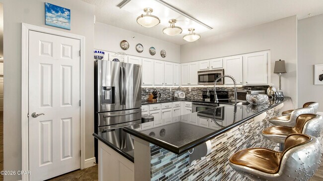 Building Photo - 2400 Grandiflora Blvd