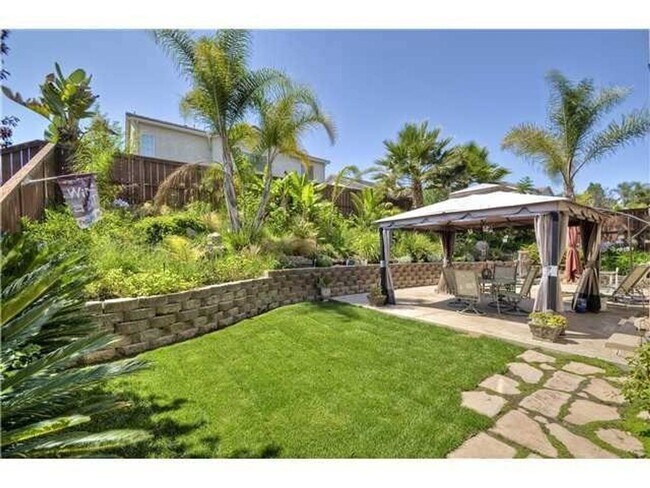 Building Photo - Welcoming Home with Solar and Great Locati...