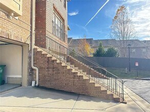 Building Photo - 2141 Coventry Dr