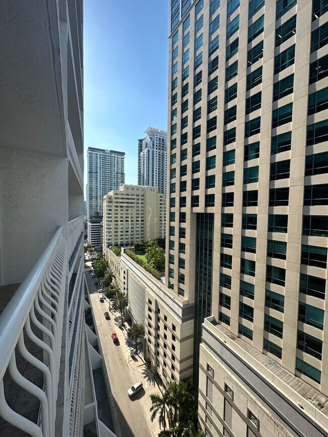West view - 1200 Brickell Bay Dr