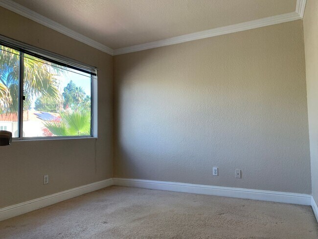 Building Photo - Nice 3 Bedroom home in Rancho Del Oro