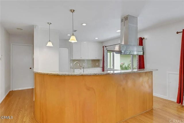 Building Photo - 303 E Las Flores Ave
