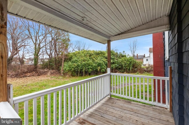 Building Photo - 27 E Bel Air Ave