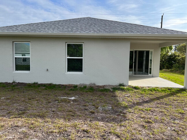 Building Photo - 850 San Filippo Dr SE