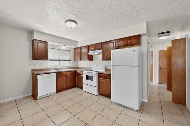 Building Photo - 222 Shannon Pl NW