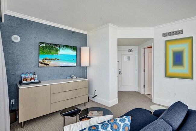 Building Photo - 4401 Collins Ave