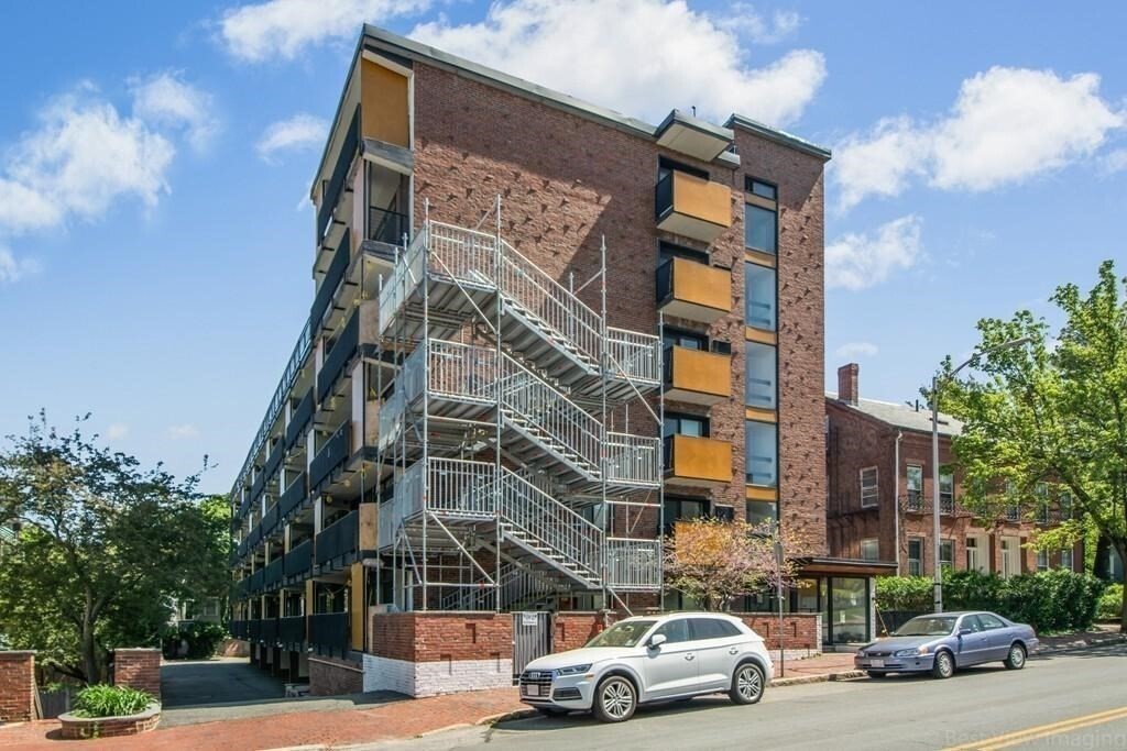 Building Photo - 345 Harvard St