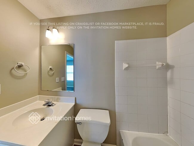 Building Photo - 1424 Fairbrooke Ct