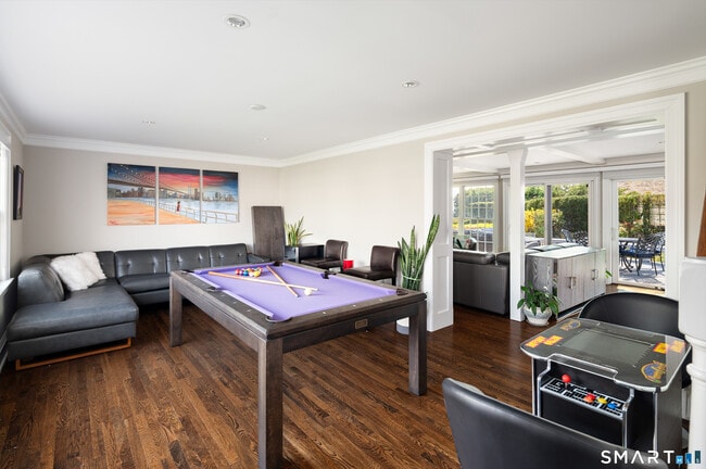 Building Photo - 187 Dolphin Cove Quay