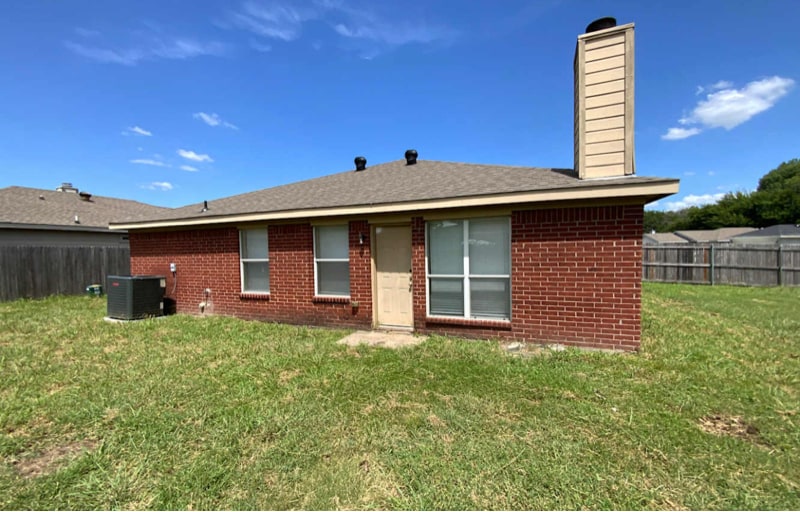 Building Photo - 8177 Shadywood Dr