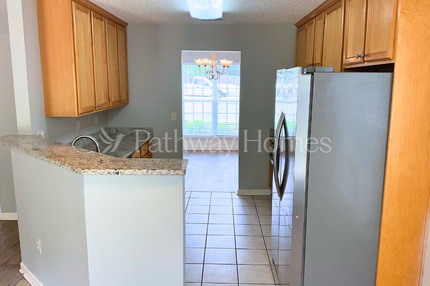 Building Photo - 229 Deodar Ln