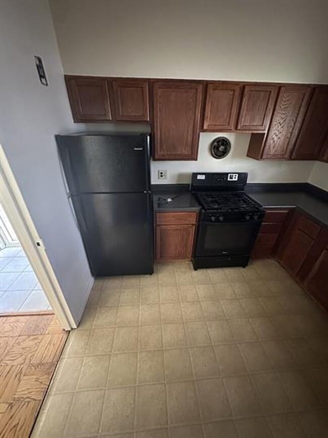 Building Photo - 1507 Fairway Dr