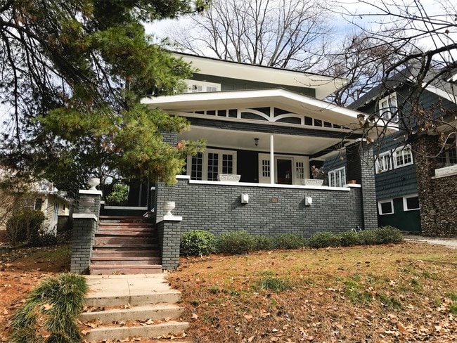 Building Photo - 819 29th St S