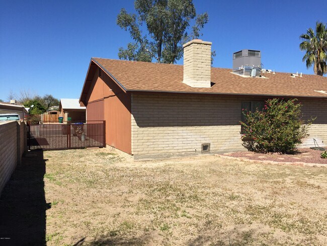 Building Photo - 7840 N Rasmussen Ave