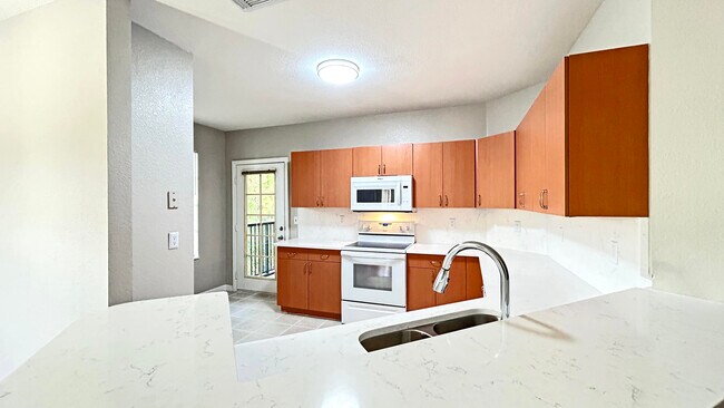 Building Photo - 116 SW Peacock Blvd