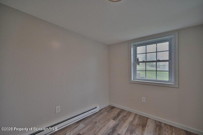 Building Photo - 200 Center St